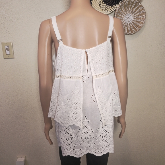 Umgee Size Medium  Crochet  Ruffle Top Blouse white - Picture 2 of 10